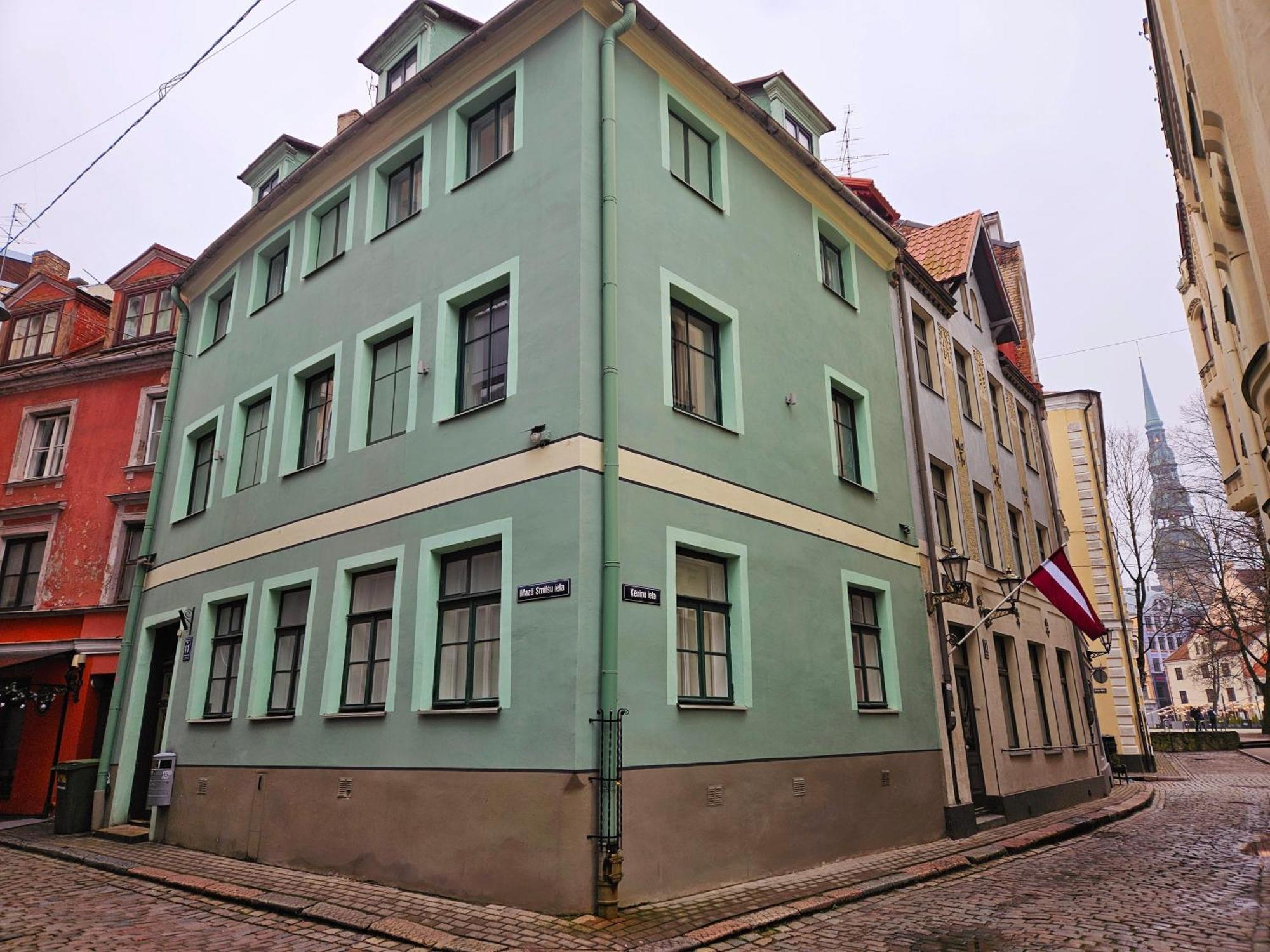 Apartment Old Town Rustic Elegance By The Livu And Dome Squares