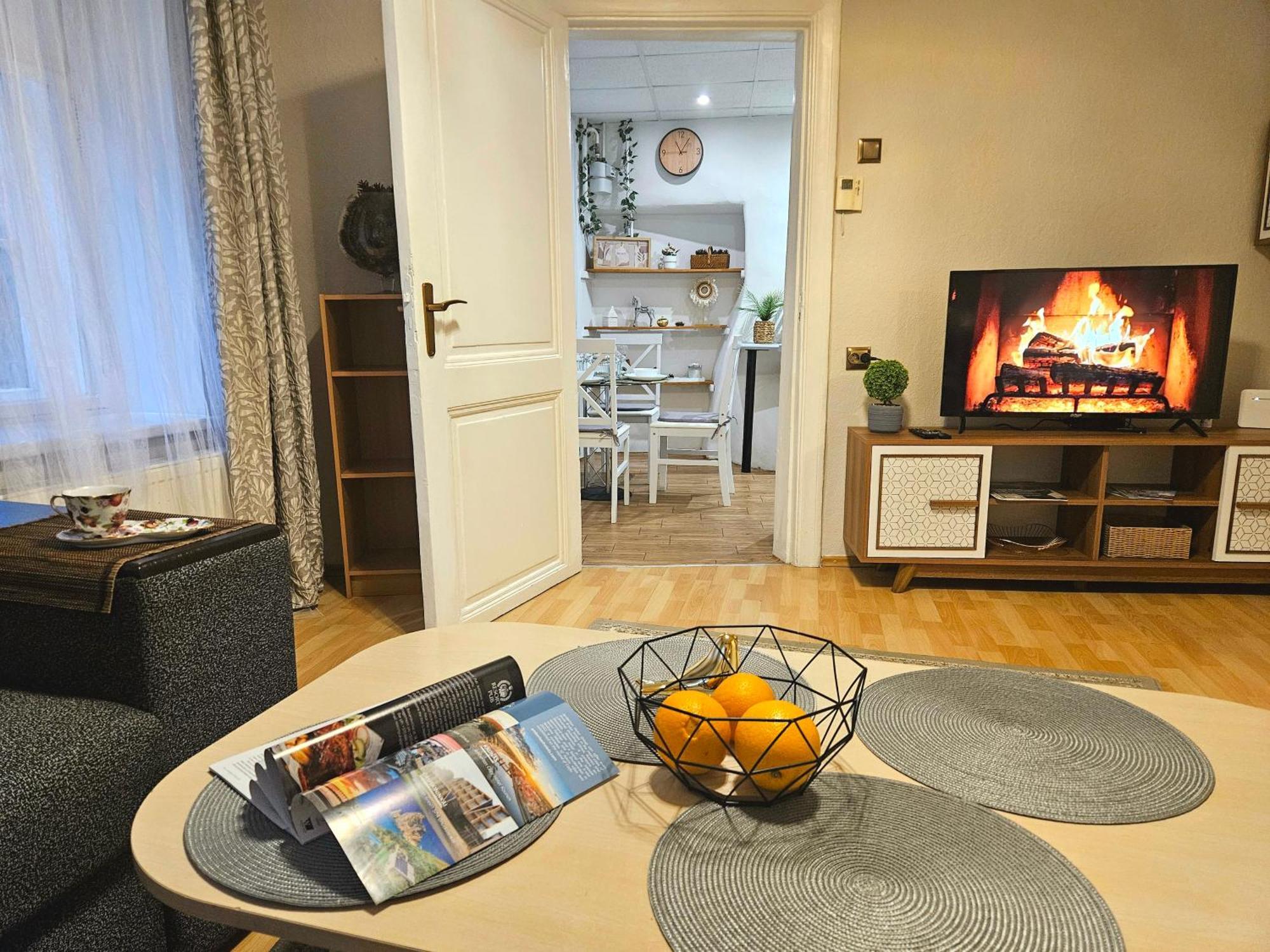 Old Town Rustic Elegance By The Livu And Dome Squares Appartamento Riga